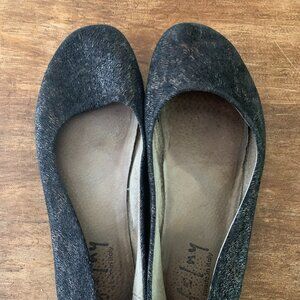 F5/NY women's ballet style flats in metalic abstract animal print W8